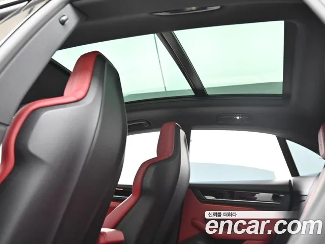 Porsche Macan Electric — Фото автомобиля 19