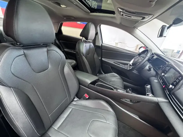 Hyundai Elantra — Фото автомобиля 16
