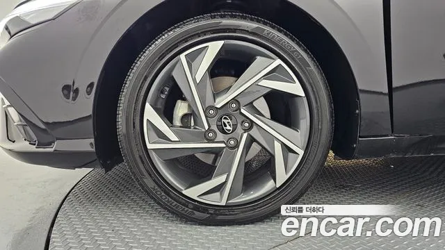 Hyundai Avante CN7 — Фото автомобиля 5