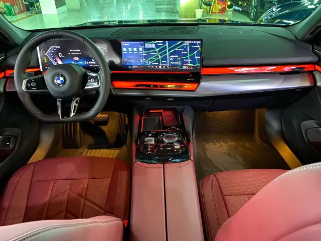 BMW BMW 5 Series 2025 530Li Leading M Sport Package — Фото автомобиля 10