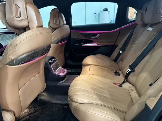 Mercedes-Benz E-Class — Фото автомобиля 9
