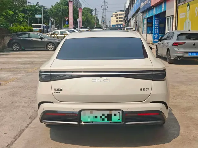 BYD Seal 07 DM-i — Фото автомобиля 5
