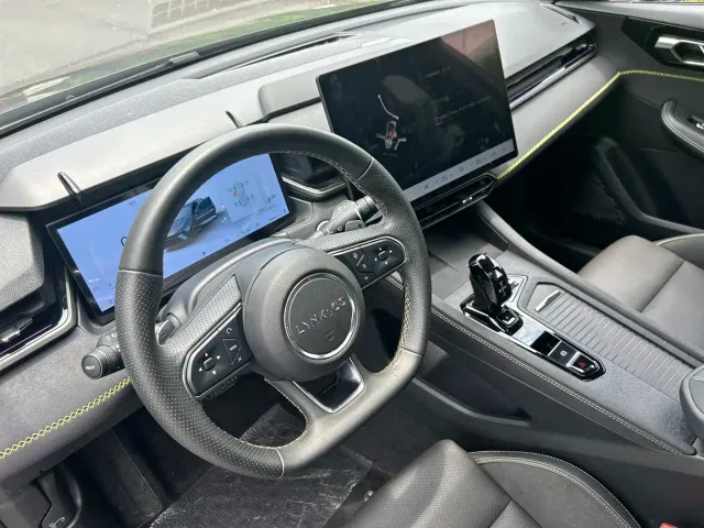 Lynk & Co 03 — Фото автомобиля 18