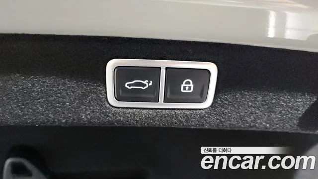 Hyundai Grandeur Grandeur (GN7) 2.5 Бензин 2WD — Фото автомобиля 20