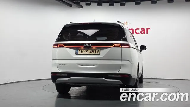 Kia Canival Carnival 4 поколение Бензин 9 мест Prestige — Фото автомобиля 4