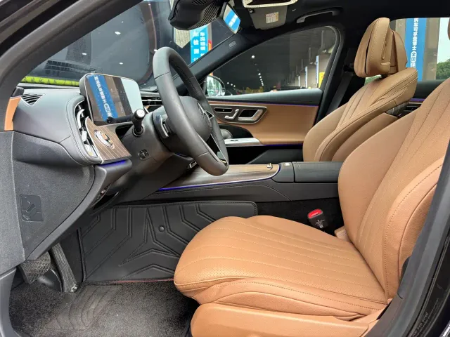 Mercedes-Benz E-Class — Фото автомобиля 11