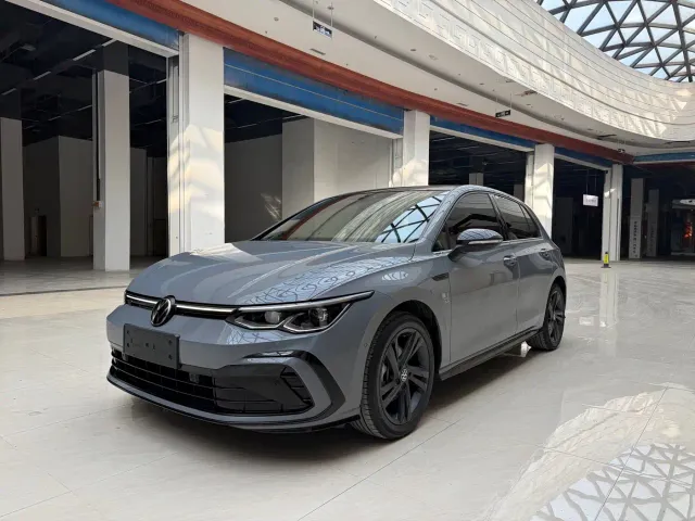 Фотография автомобиля — Volkswagen Golf