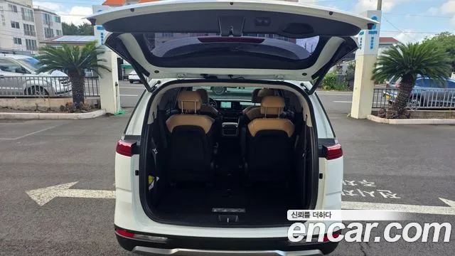 Kia Carnival Generation 4 — Фото автомобиля 19