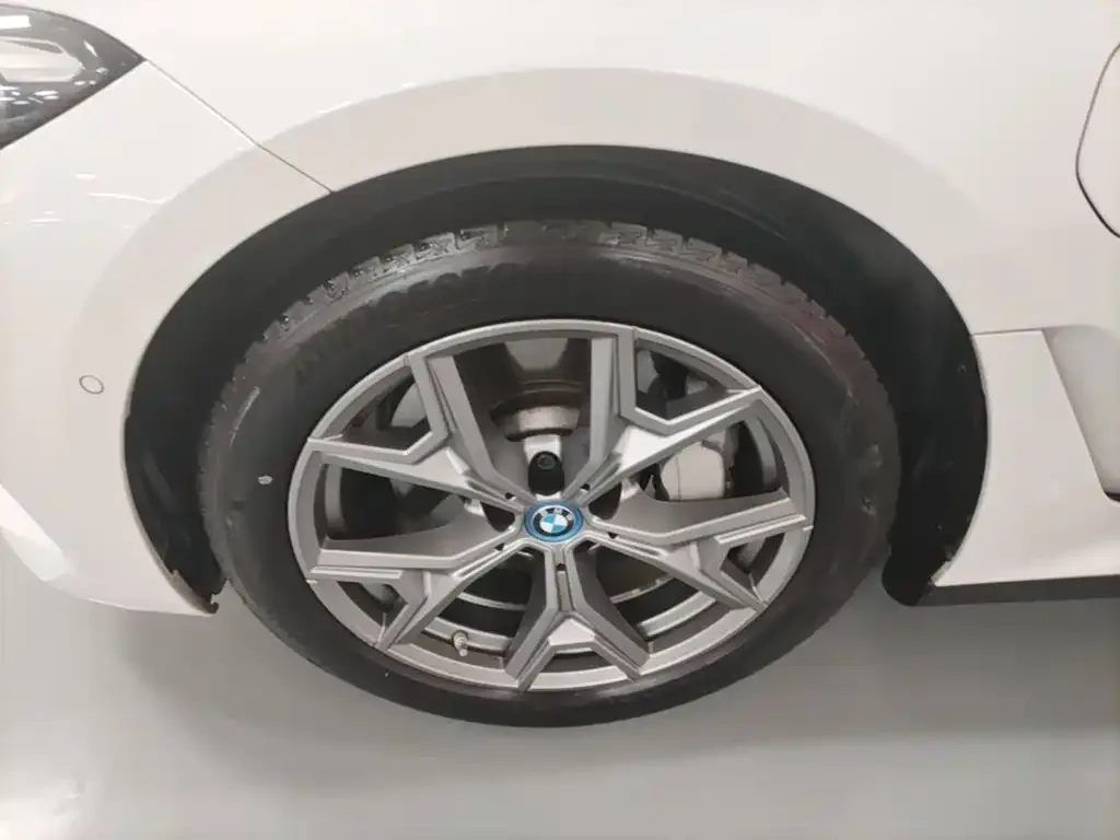 BMW BMW i3 2022 eDrive 35 L — Фото автомобиля 22