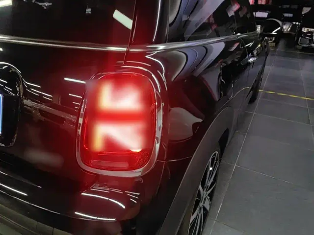 MINI Hatch — Фото автомобиля 7