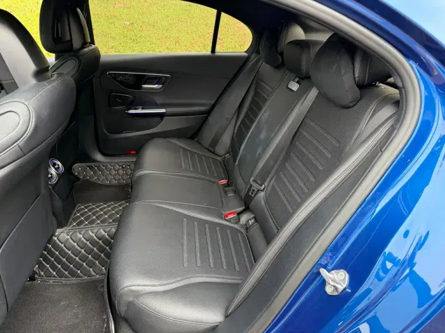 Mercedes-Benz C-Class — Фото автомобиля 12