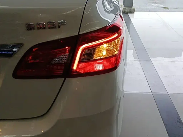 Nissan Sylphy — Фото автомобиля 7