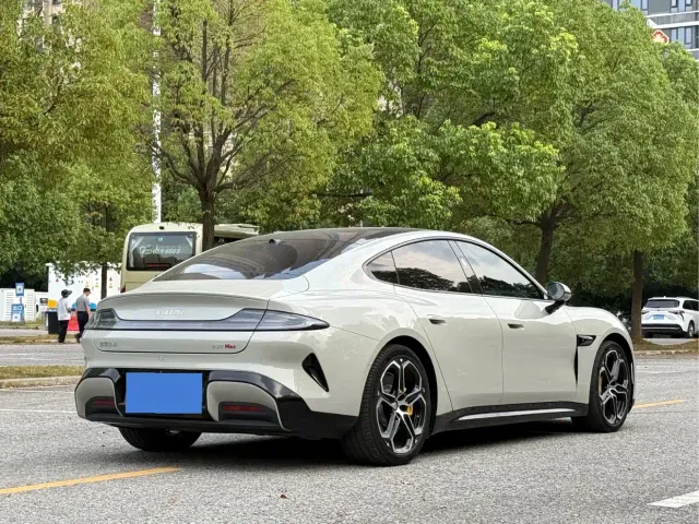Xiaomi SU7 — Фото автомобиля 4