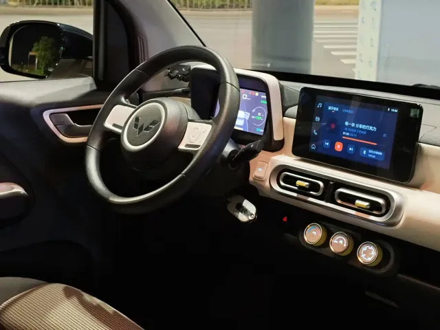 Wuling Hongguang Mini EV — Фото автомобиля 15