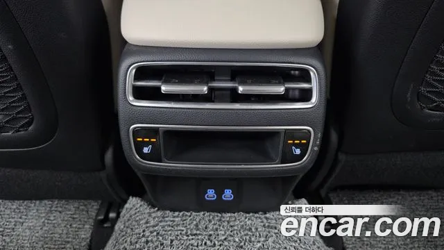 Genesis GV70 — Фото автомобиля 25