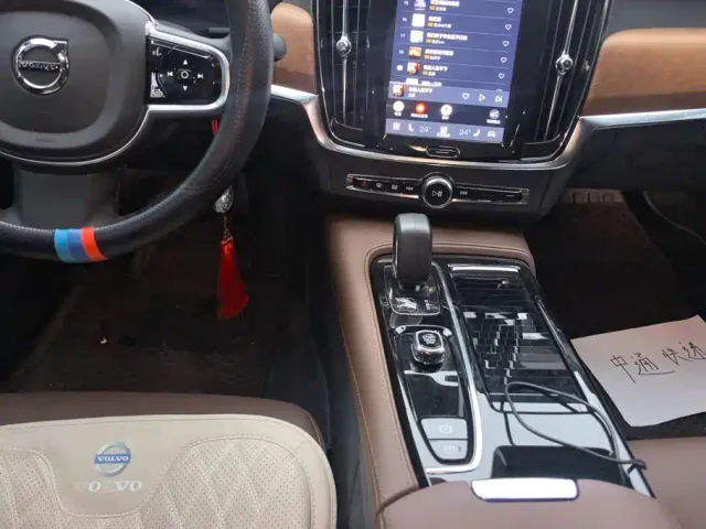 Volvo S90 — Фото автомобиля 16