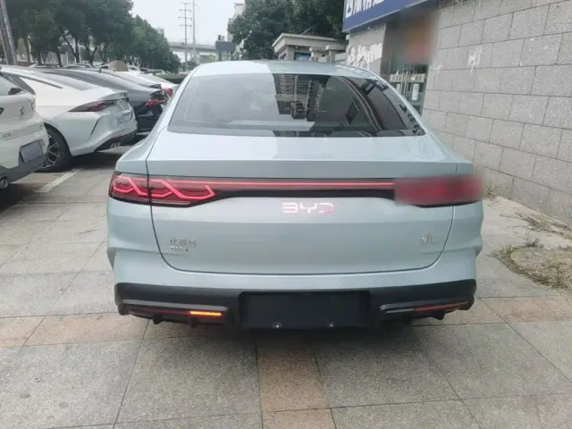 BYD Qin L — Фото автомобиля 5