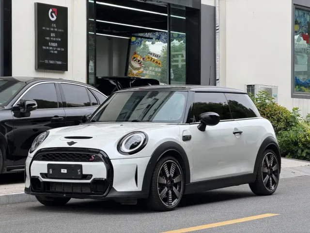 Фотография автомобиля — MINI Hatch