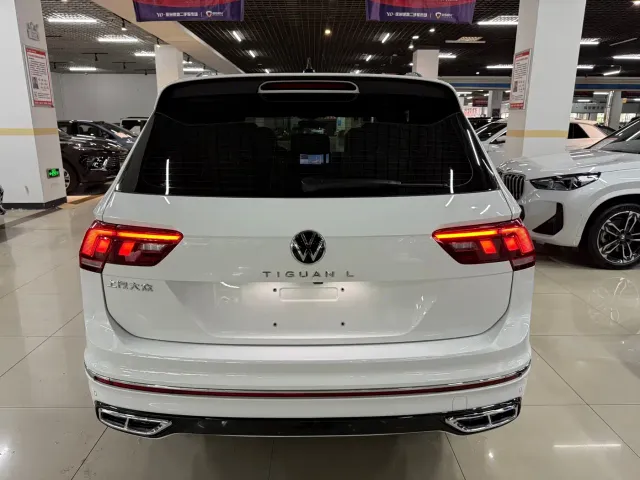 Volkswagen Tiguan L — Фото автомобиля 11