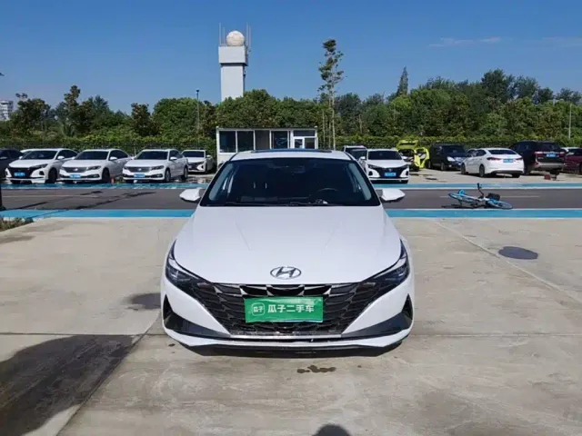 Hyundai Elantra — Фото автомобиля 2
