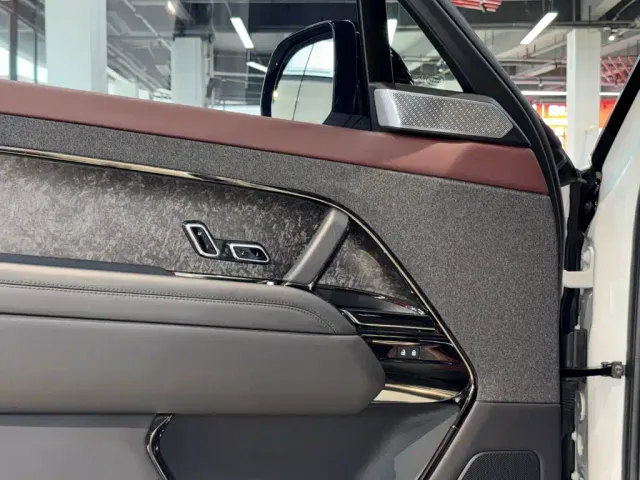 Land Rover Range Rover Sport — Фото автомобиля 20