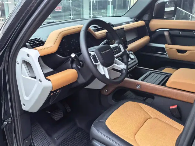 Land Rover Defender — Фото автомобиля 5