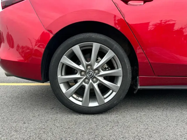 Mazda Axela — Фото автомобиля 10