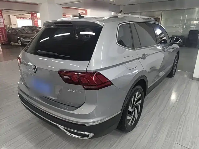 Volkswagen Tiguan L — Фото автомобиля 6
