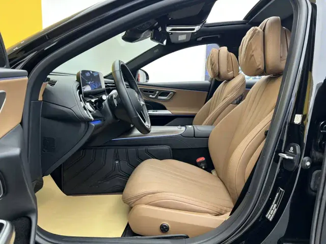 Mercedes-Benz E-Class — Фото автомобиля 17