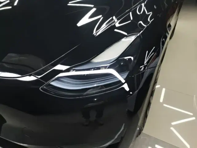 Tesla Model Y — Фото автомобиля 23