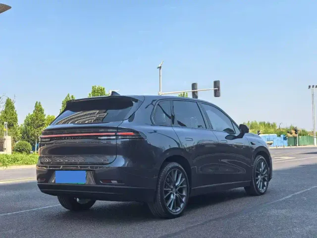Leapmotor C10 — Фото автомобиля 9