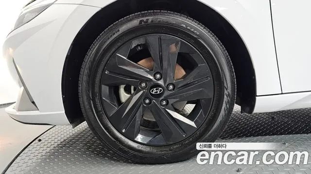 Hyundai Avante CN7 — Фото автомобиля 5