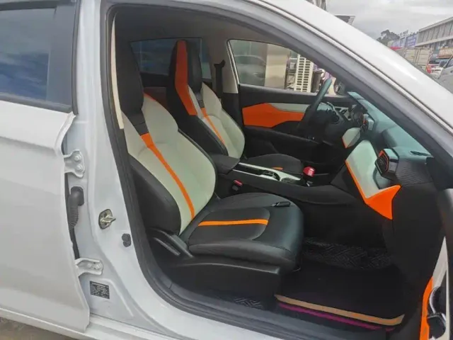 Dongfeng Yixuan — Фото автомобиля 24