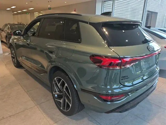 Audi Q6L e-tron — Фото автомобиля 4