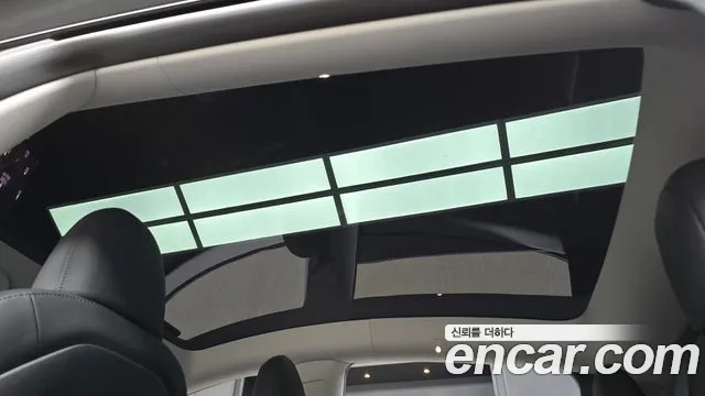 Tesla Model Y — Фото автомобиля 26