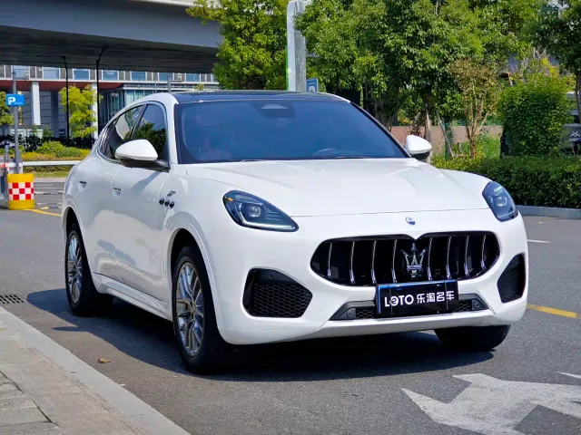 Maserati Grecale — Фото автомобиля 3
