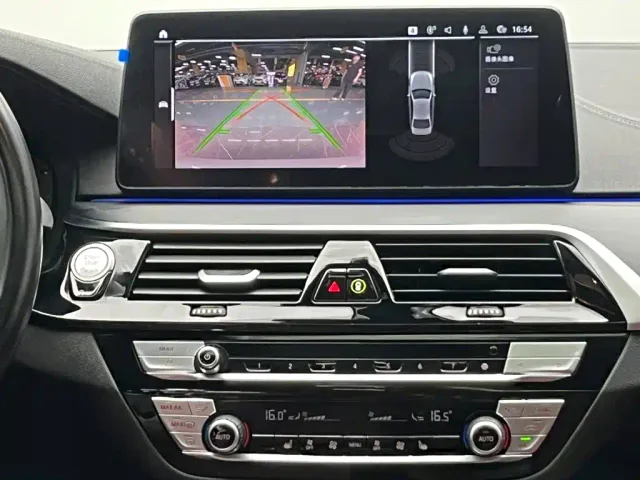 BMW 5 Series — Фото автомобиля 20