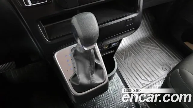 Hyundai Staria — Фото автомобиля 9