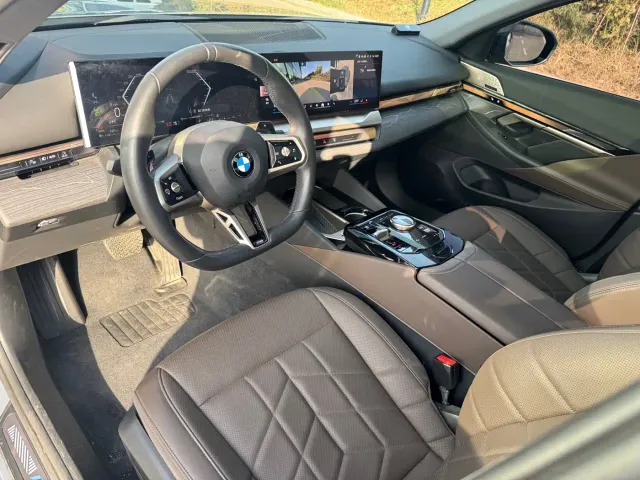 BMW 5 Series — Фото автомобиля 6