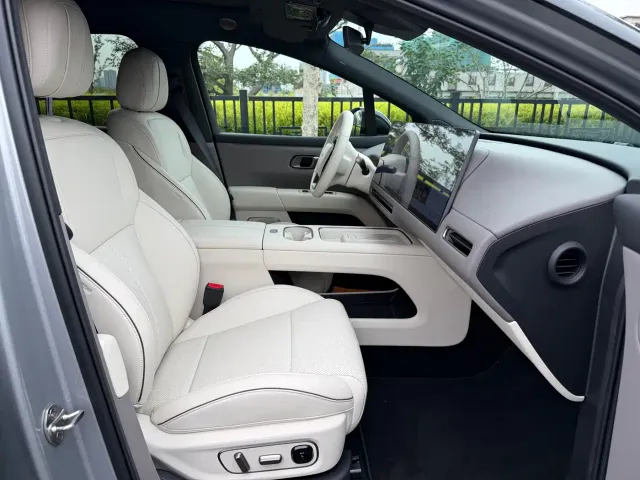 Li Auto i6 — Фото автомобиля 10
