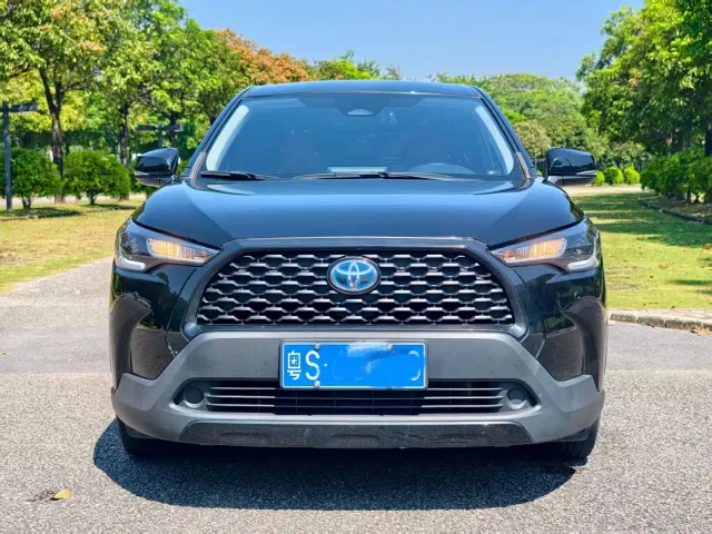 Toyota Corolla Cross — Фото автомобиля 2