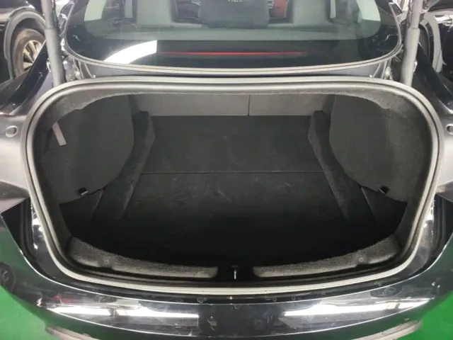 Tesla Model 3 — Фото автомобиля 14
