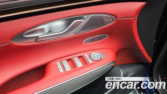 Genesis GV70 — Фото автомобиля 23