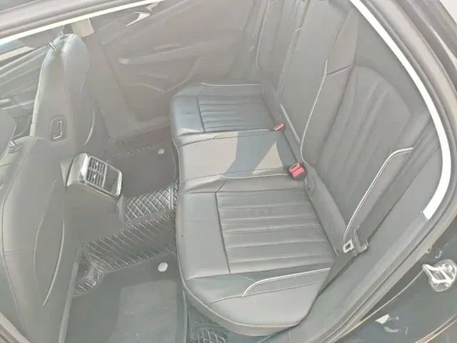 Volkswagen Passat — Фото автомобиля 16