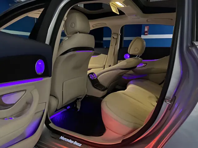 Mercedes-Benz E-Class — Фото автомобиля 20