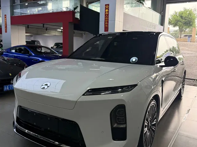 Nio ES8 — Фото автомобиля 3