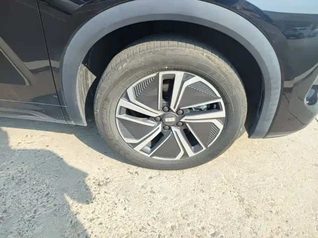 Geely Galaxy Starship 7 EM-i — Фото автомобиля 25