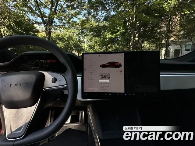 Tesla Model S — Фото автомобиля 7