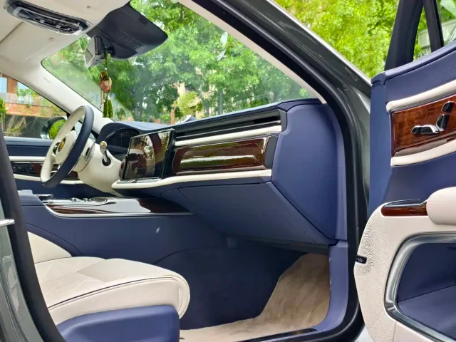 Hongqi Guoya — Фото автомобиля 14