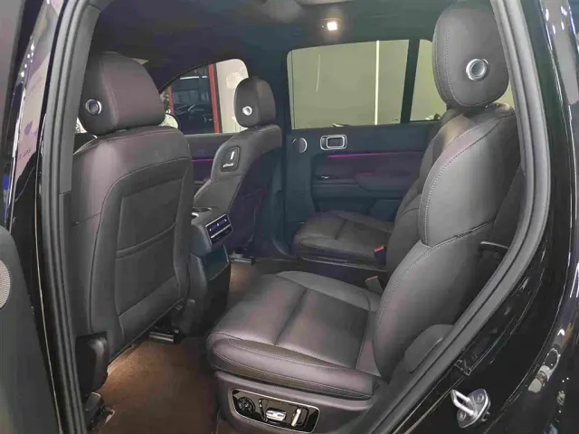 Li Auto L8 — Фото автомобиля 5